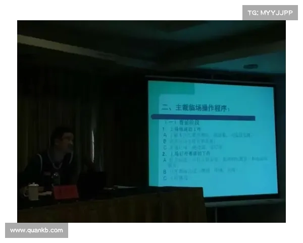 网球比赛裁判的职责与工作流程全解析 让你深入了解赛场上的判决与规则 网球比赛裁判的职责与工作流程全解析 让你深入了解赛场上的判决与规则