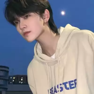 闻皎月